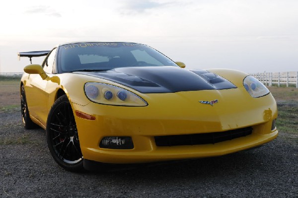 kingsnake racing c6.k after installation of CF wing, CF hood and ZR1 replic