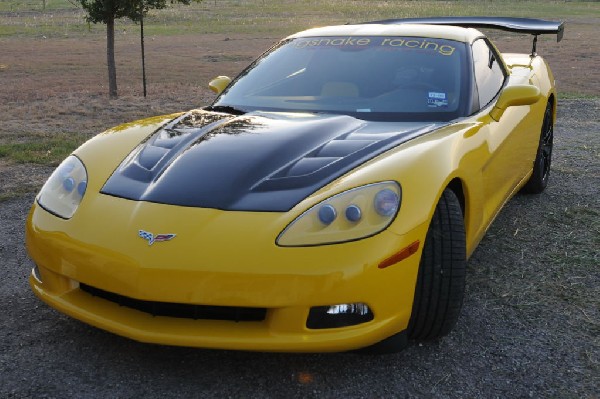 kingsnake racing c6.k after installation of CF wing, CF hood and ZR1 replic