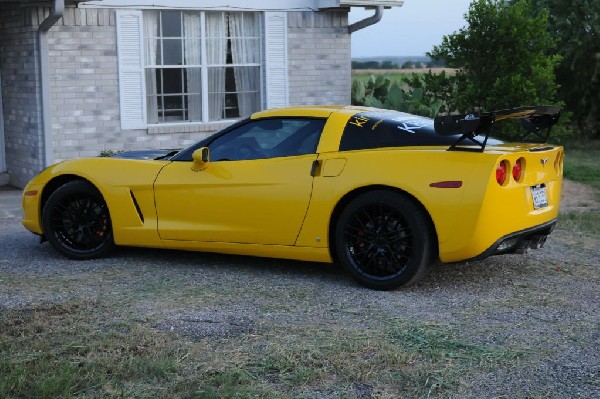 kingsnake racing c6.k after installation of CF wing, CF hood and ZR1 replic