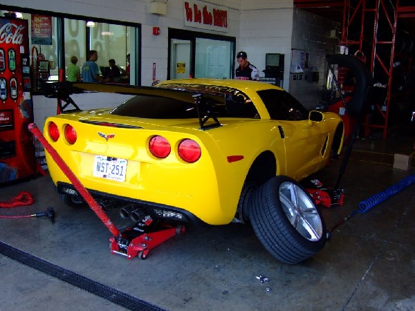 kingsnake c6.k installation of CF wing, CF hood ,  Ram Air,  ZR1 wheels